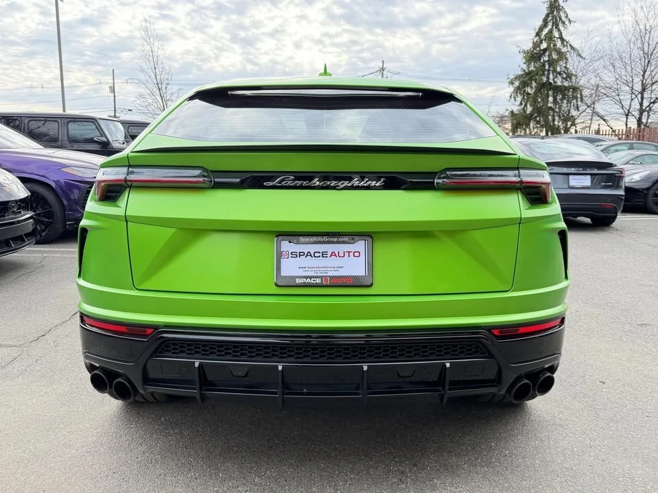 2022 Lamborghini Urus - Image 8 of 9