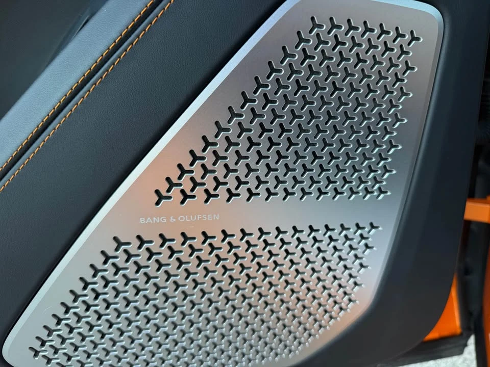 2022 Lamborghini Urus - Image 7 of 11