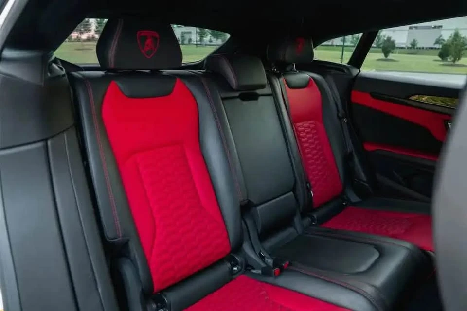 2022 Lamborghini Urus - Image 7 of 8