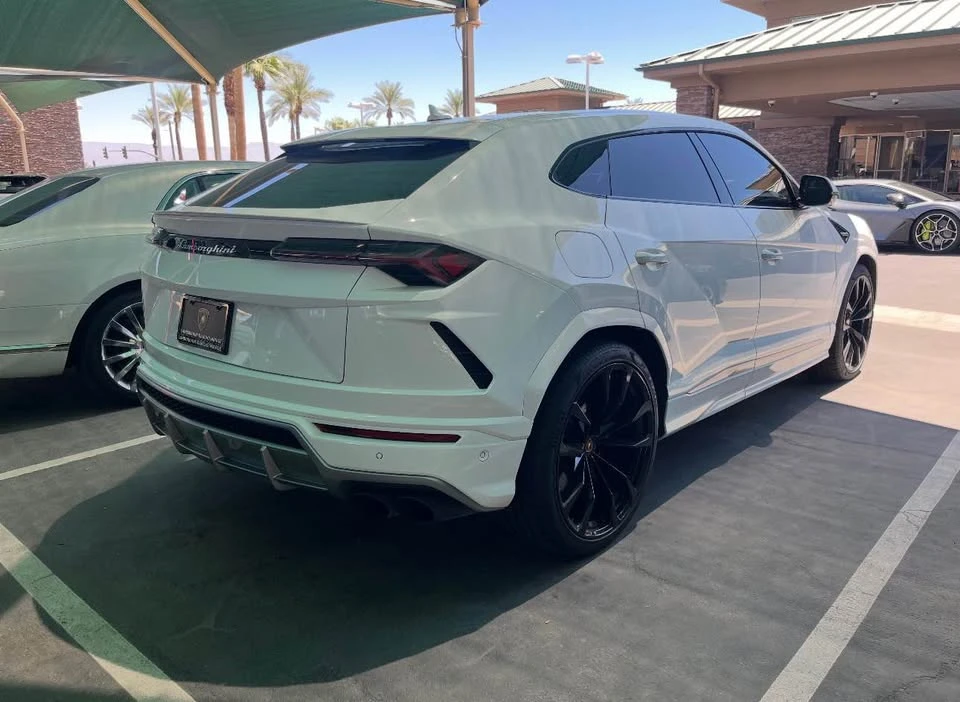 2022 Lamborghini Urus - Image 4 of 4
