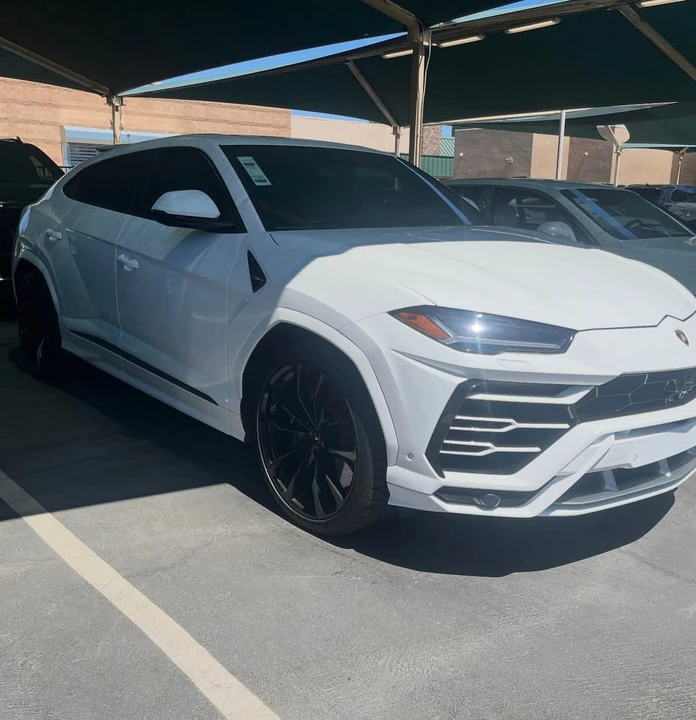 2022 Lamborghini Urus - Image 2 of 4