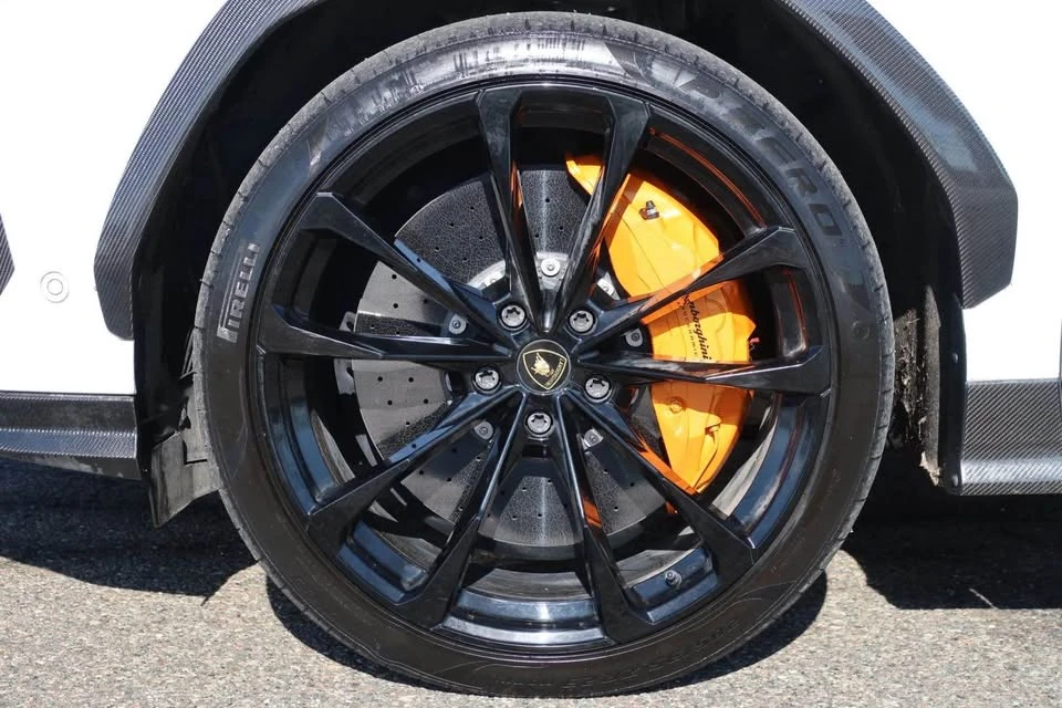 2022 Lamborghini Urus - Image 11 of 20