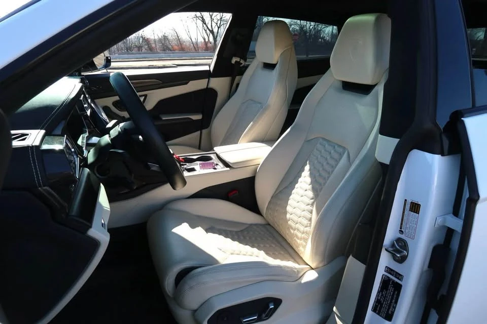 2022 Lamborghini Urus - Image 12 of 20