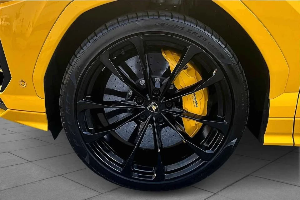 2022 Lamborghini Urus - Image 8 of 13