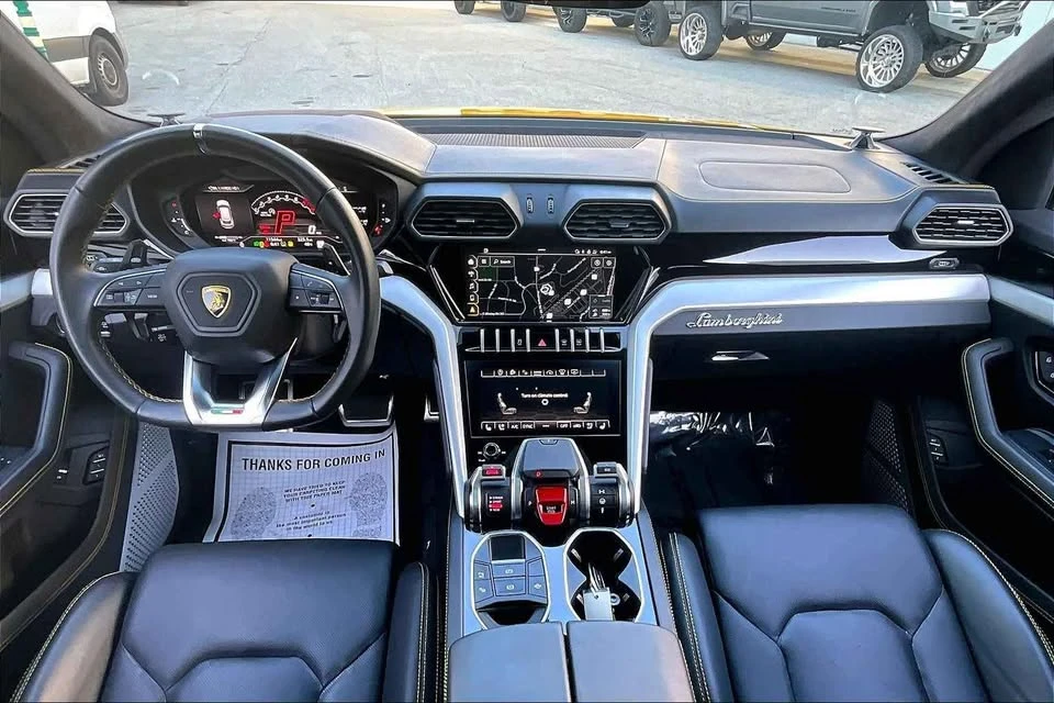 2022 Lamborghini Urus - Image 10 of 13
