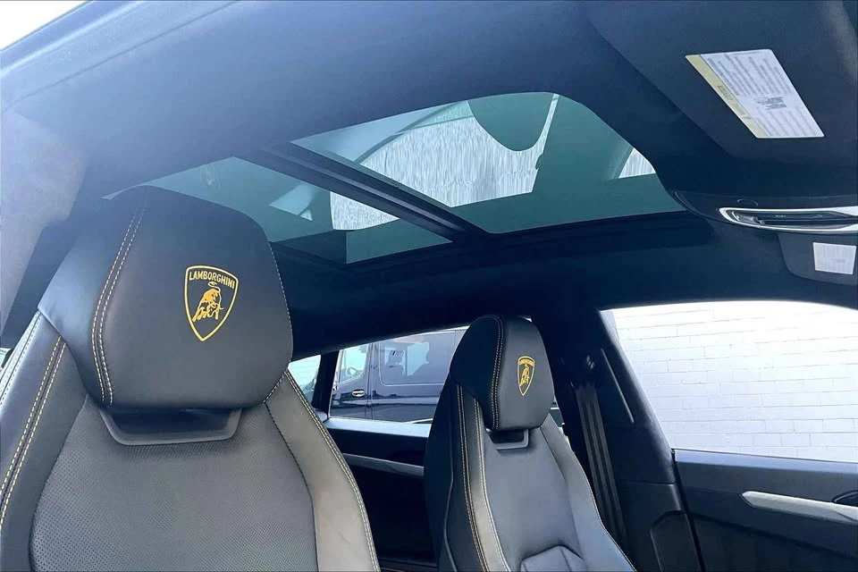 2022 Lamborghini Urus - Image 9 of 13