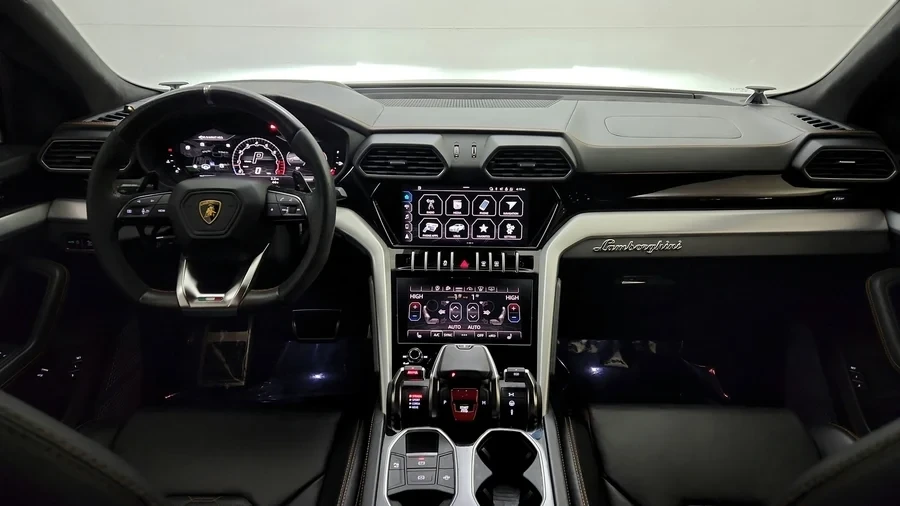 2022 Lamborghini Urus - Image 8 of 10