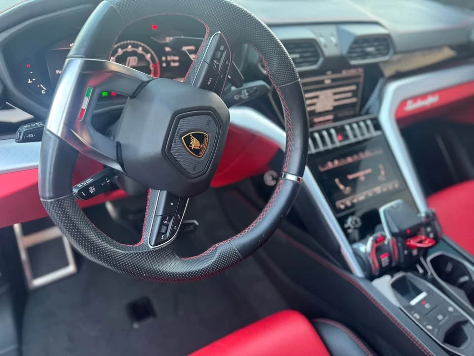 2022 Lamborghini Urus - Image 9 of 12