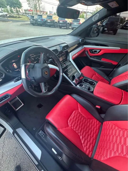 2022 Lamborghini Urus - Image 12 of 12