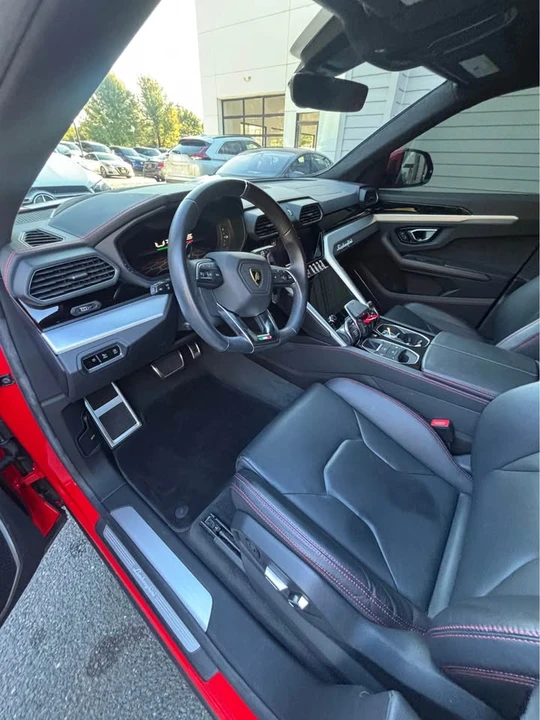 2022 Lamborghini Urus - Image 10 of 12