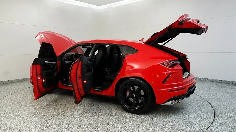 2022 Lamborghini Urus - Image 11 of 12