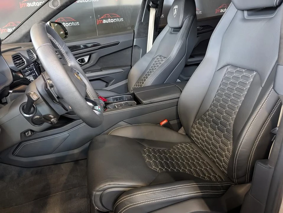 2022 Lamborghini Urus - Image 7 of 8