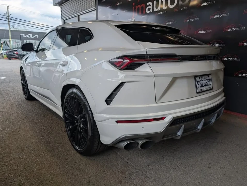 2022 Lamborghini Urus - Image 6 of 10
