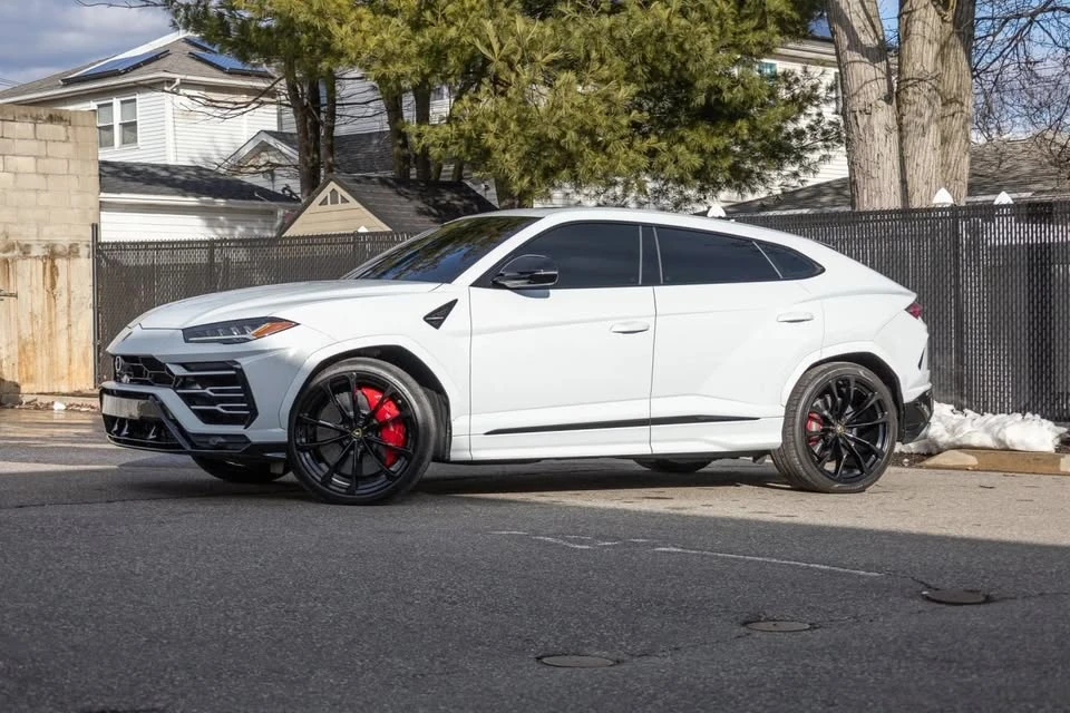 2022 Lamborghini Urus - Image 3 of 5