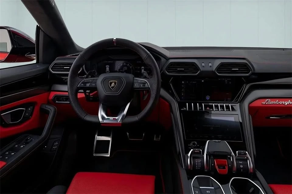 2022 Lamborghini Urus - Image 13 of 18