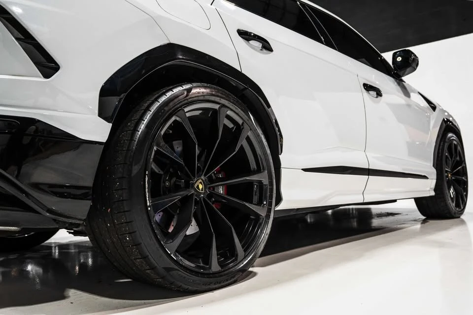 2022 Lamborghini Urus - Image 12 of 20