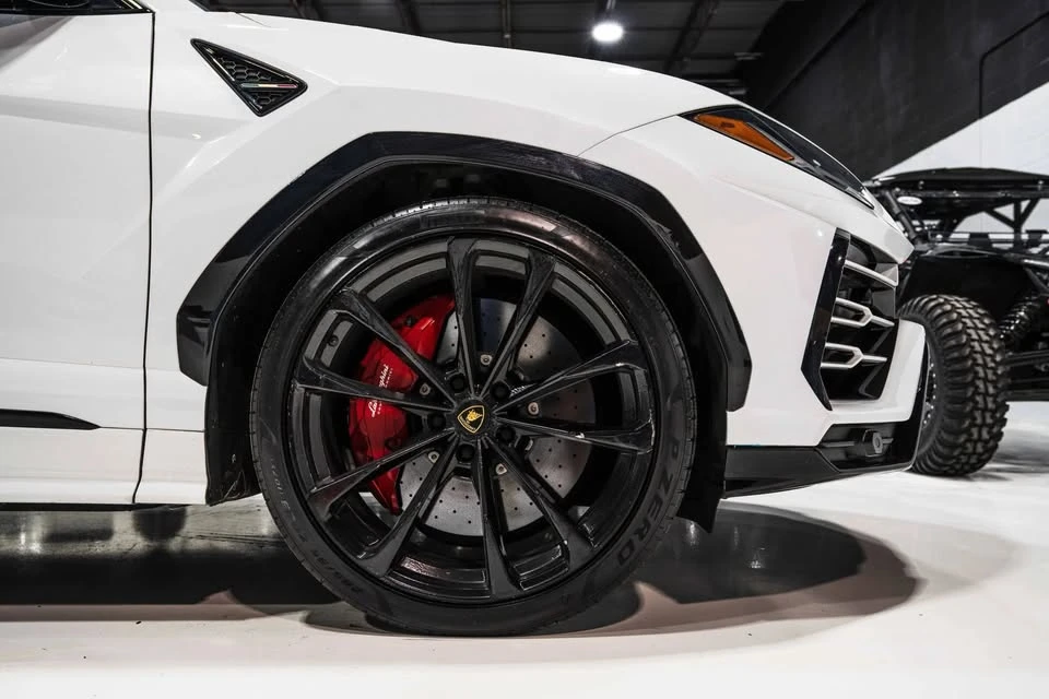 2022 Lamborghini Urus - Image 11 of 20