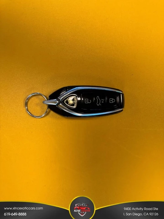 2022 Lamborghini Urus - Image 17 of 18