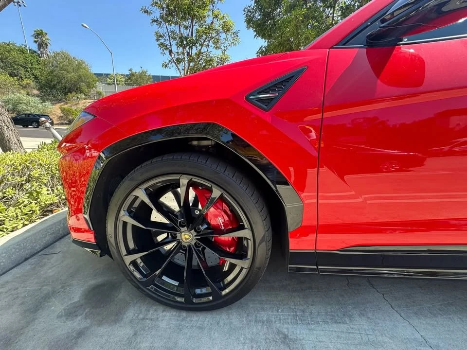 2022 Lamborghini Urus - Image 9 of 18