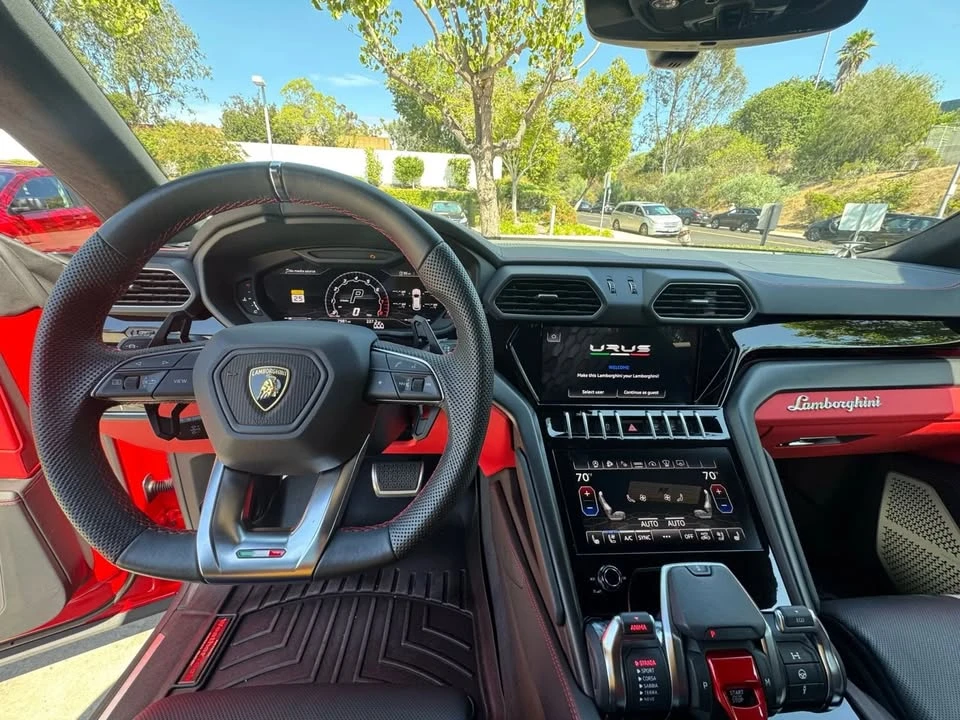 2022 Lamborghini Urus - Image 18 of 18