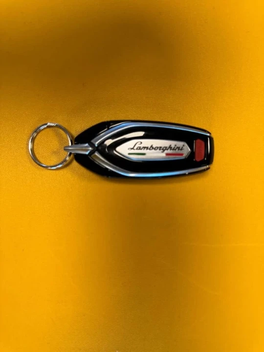 2022 Lamborghini Urus - Image 16 of 18