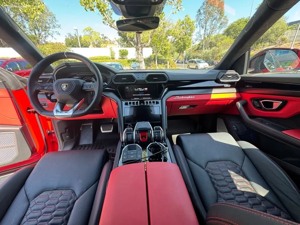2022 Lamborghini Urus - Image 15 of 18