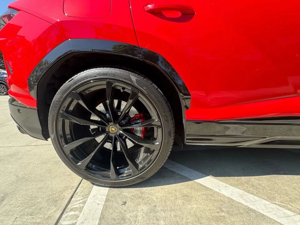 2022 Lamborghini Urus - Image 8 of 18