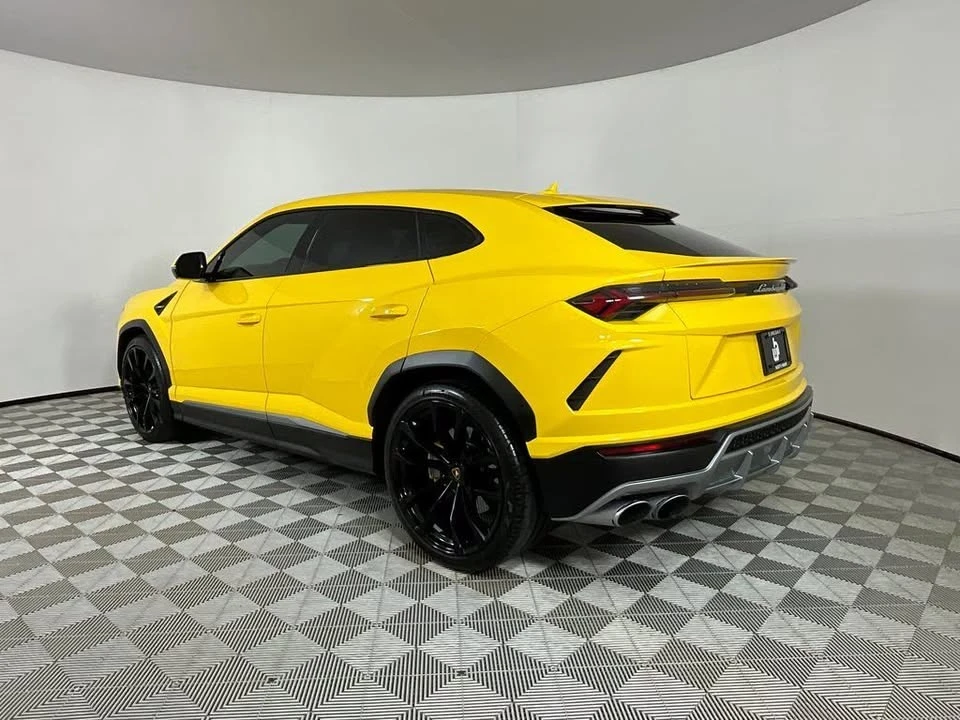2022 Lamborghini Urus - Image 18 of 19