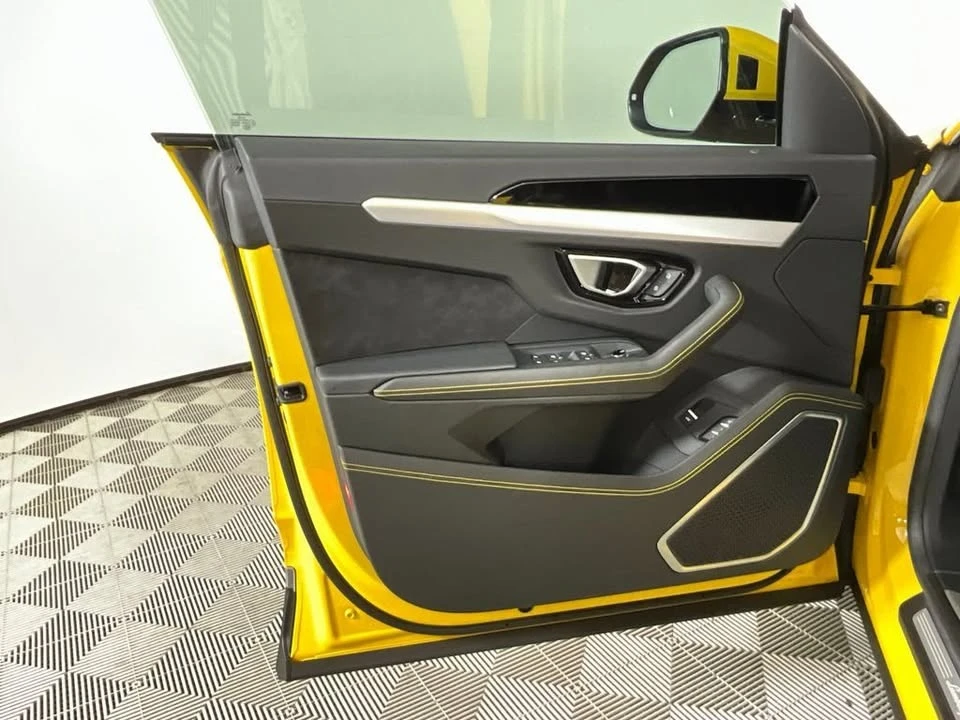 2022 Lamborghini Urus - Image 6 of 19