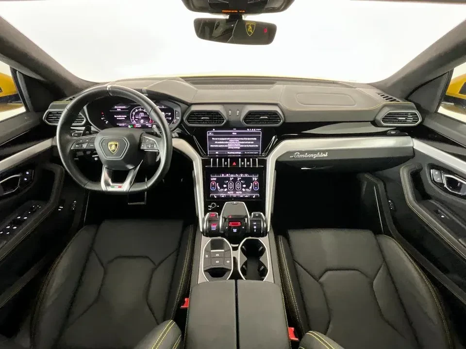 2022 Lamborghini Urus - Image 12 of 19