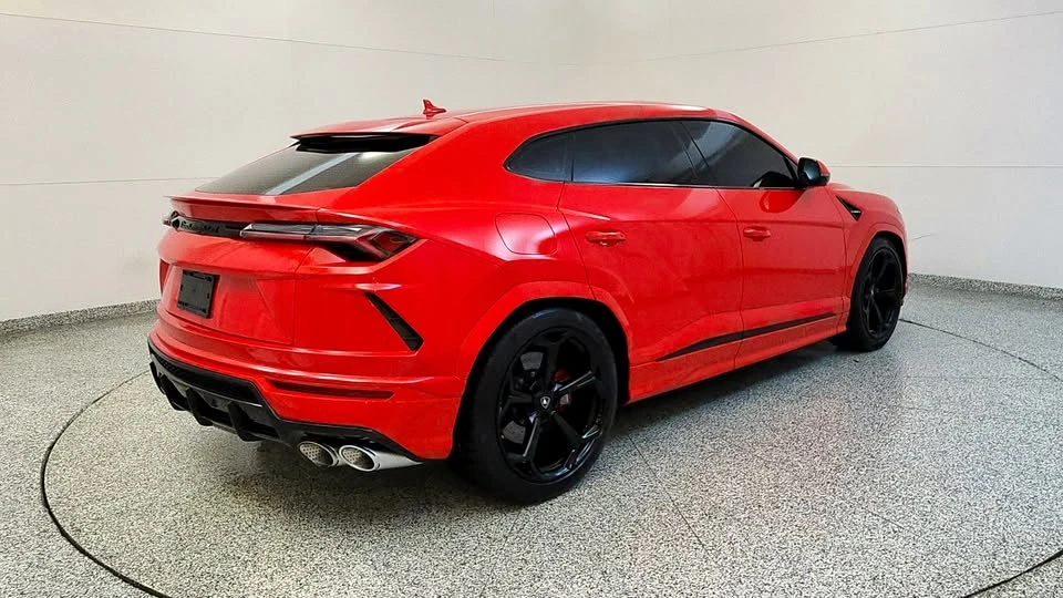 2022 Lamborghini Urus - Image 7 of 15