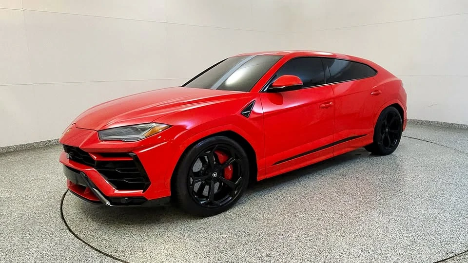 2022 Lamborghini Urus - Image 2 of 15