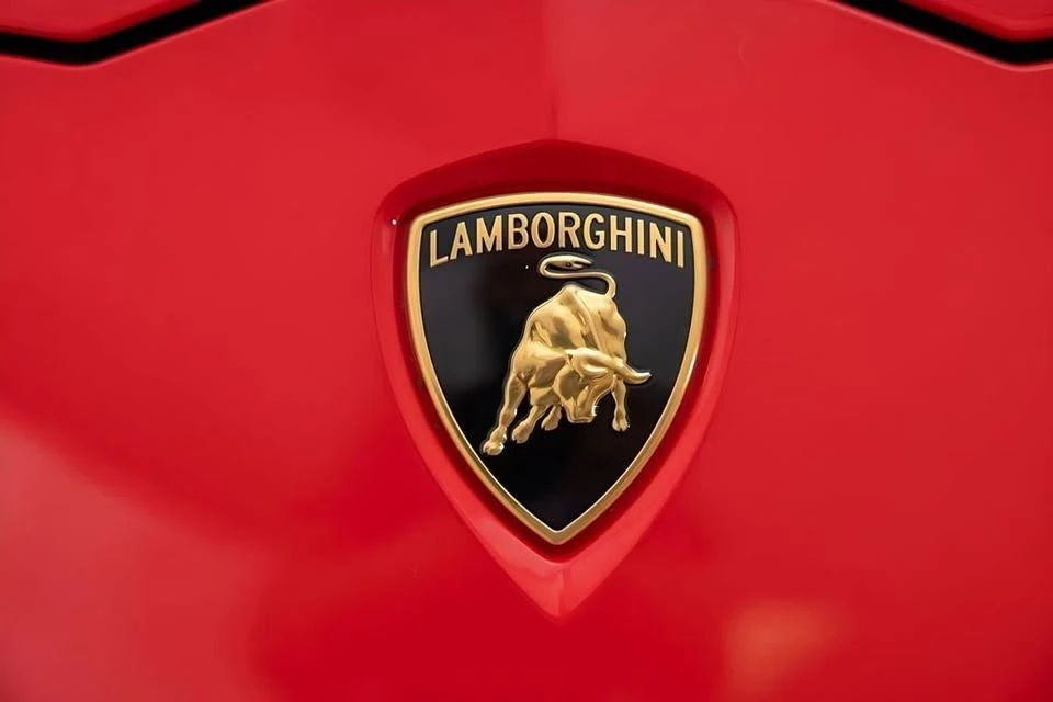 2022 Lamborghini Urus - Image 11 of 19