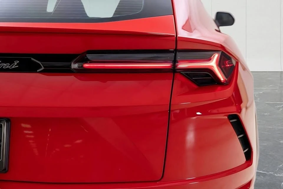 2022 Lamborghini Urus - Image 15 of 19