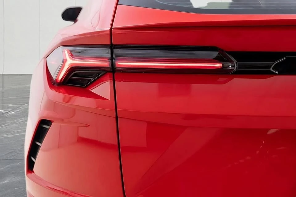 2022 Lamborghini Urus - Image 17 of 20
