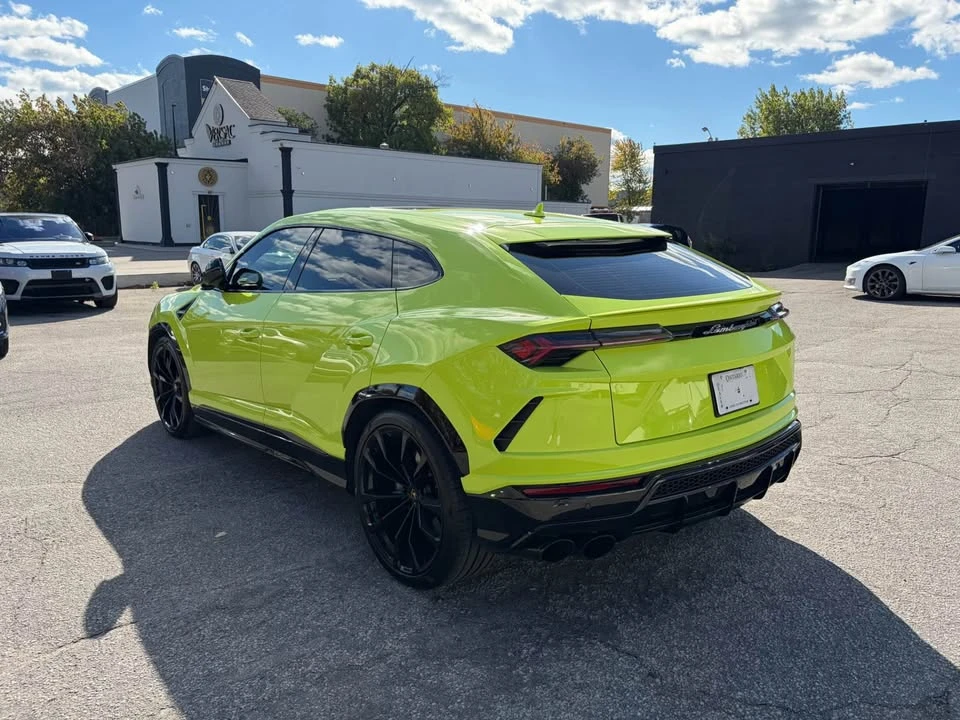 2022 Lamborghini Urus - Image 7 of 9