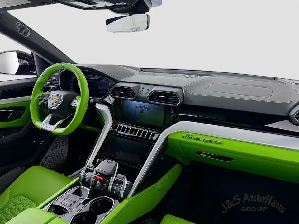 2022 Lamborghini Urus - Image 17 of 20