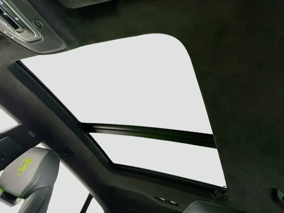 2022 Lamborghini Urus - Image 11 of 20