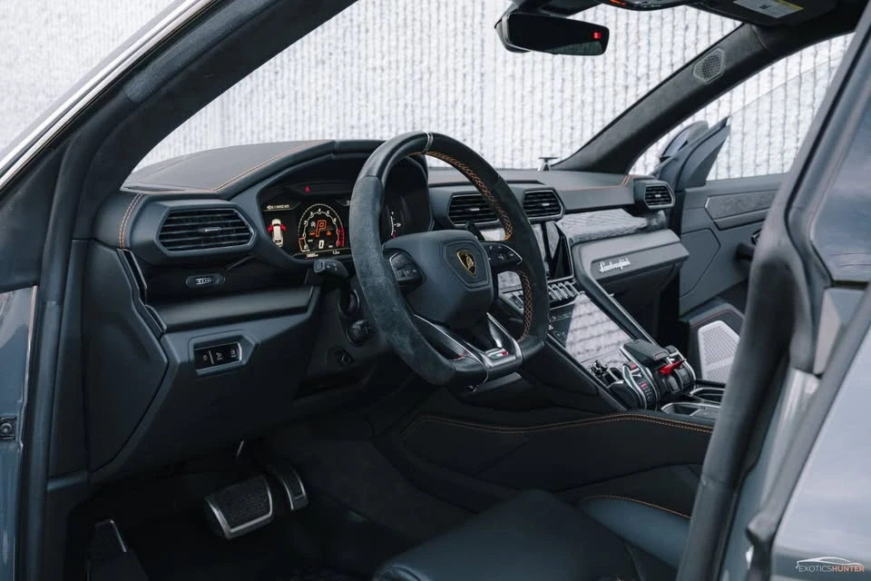 2022 Lamborghini Urus - Image 3 of 5