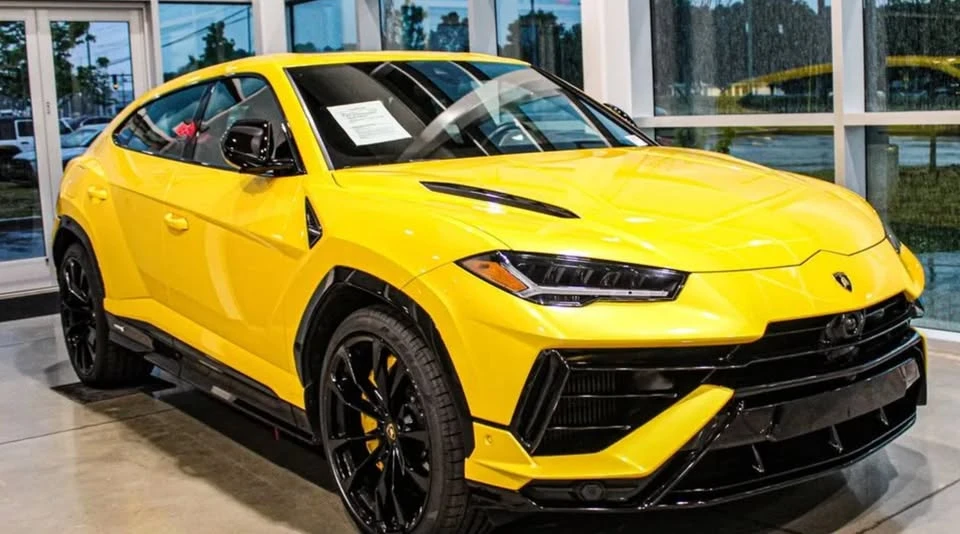 2022 Lamborghini Urus S - Image 2 of 9