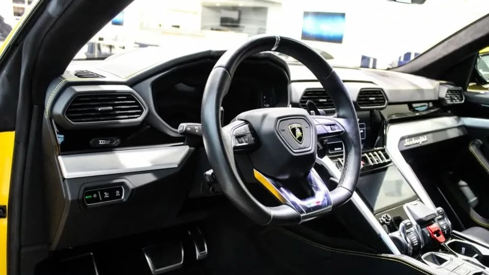 2022 Lamborghini Urus S - Image 5 of 9