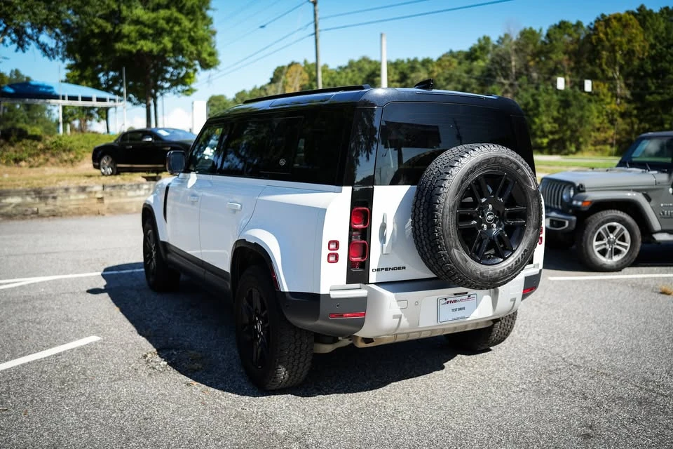 2022 Land Rover Defender L663 - Image 7 of 20