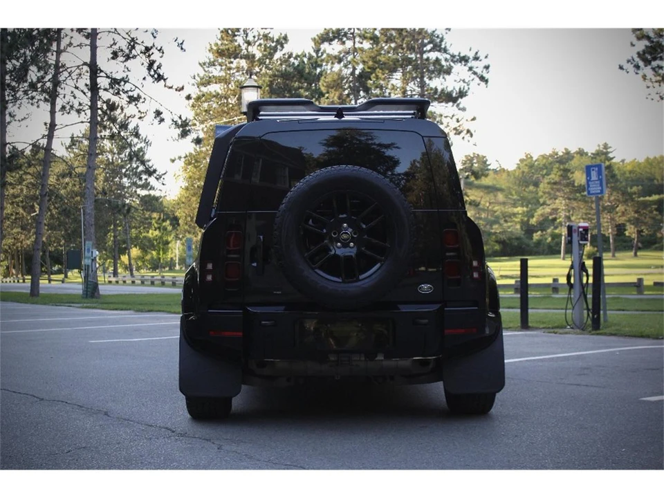 2022 Land Rover Defender L663 - Image 8 of 31