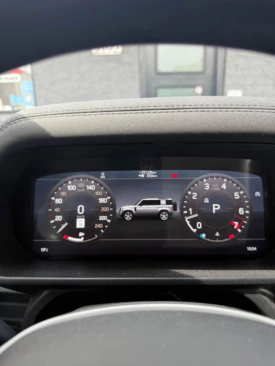 2022 Land Rover Defender L663 - Image 11 of 13