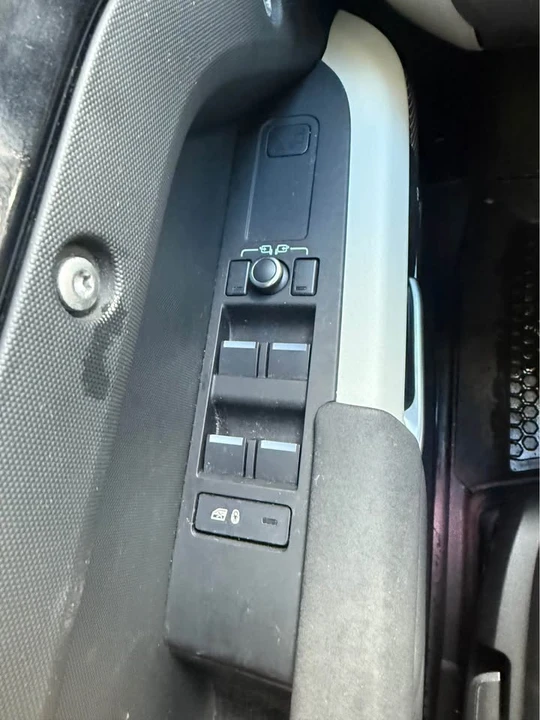 2022 Land Rover Defender L663 - Image 8 of 13