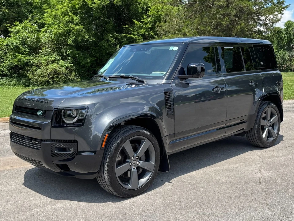 2022 Land Rover - Image 2 of 31