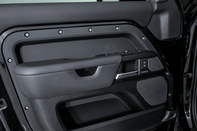 2022 Land Rover Defender L663 - Image 18 of 21