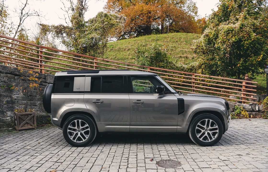 2022 Land Rover Defender L663 - Image 8 of 31
