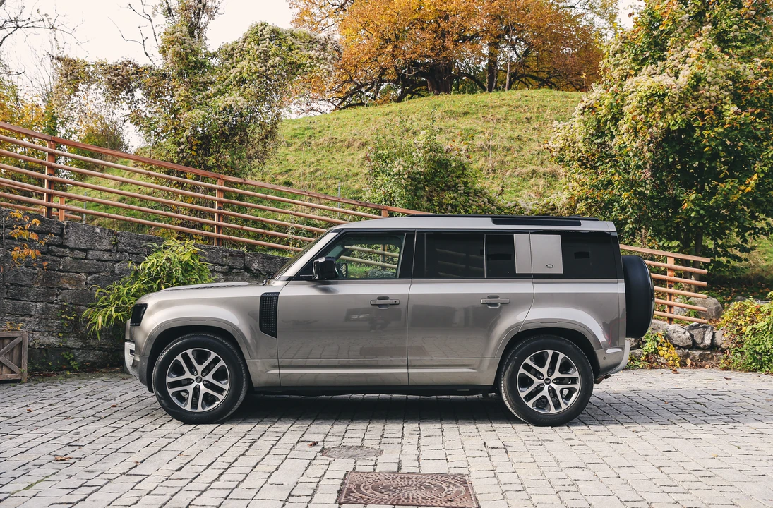 2022 Land Rover Defender L663 - Image 4 of 31