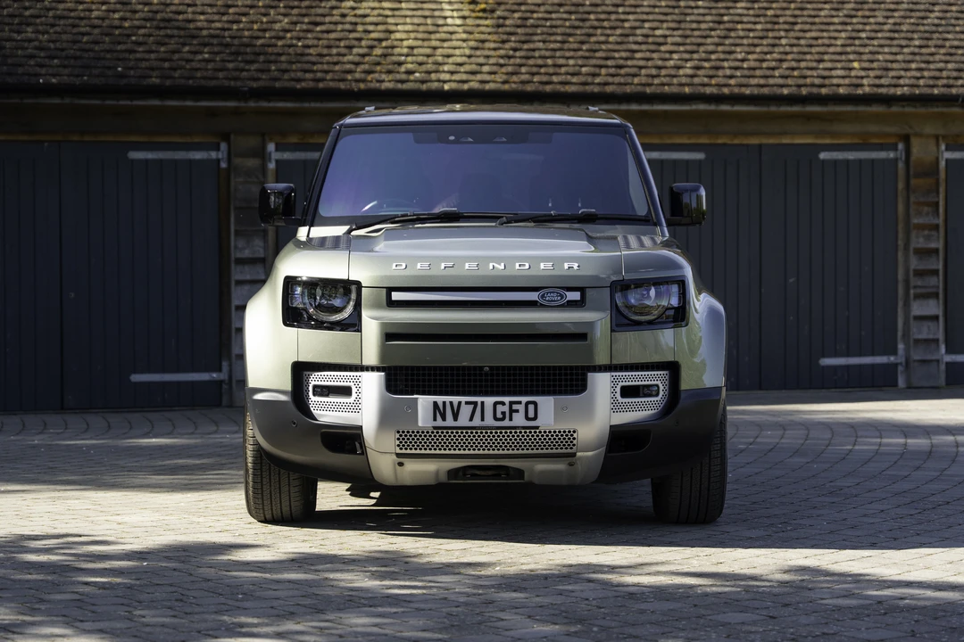 2022 Land Rover Defender L663 - Image 2 of 31